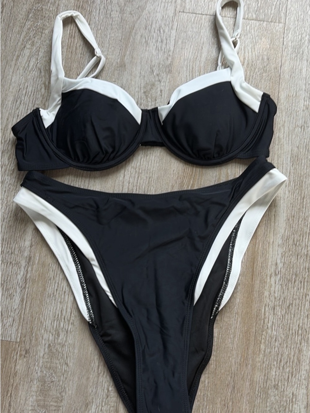 Women's Black & White Underwire Bikini Set NEW